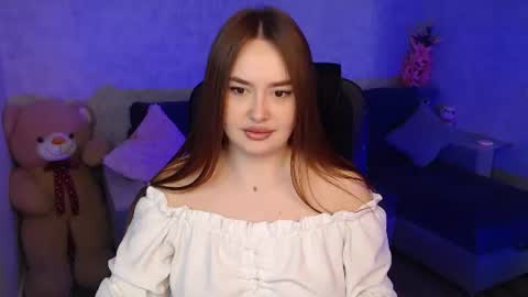 lily_baker_ online show from April 1, 3:07 am