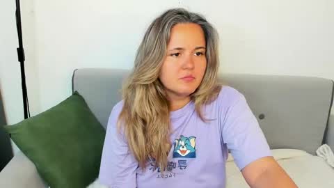 Lily online show from June 9, 1:39 am