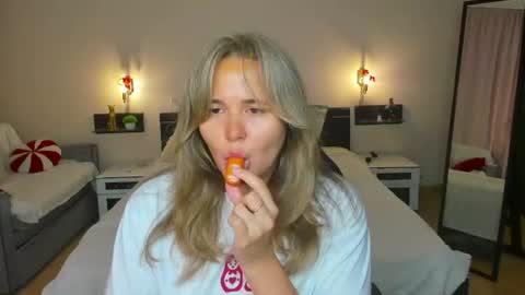 Lily online show from July 20, 12:57 am