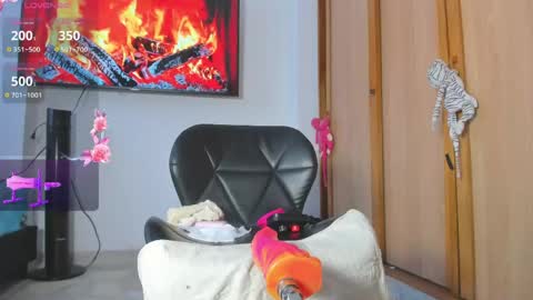   online show from April 22, 5:31 pm