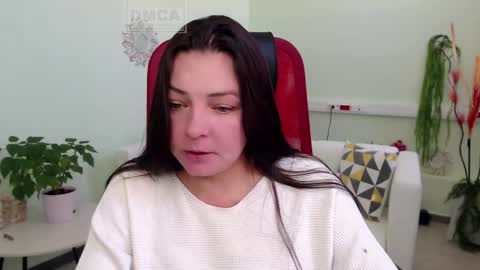 Lily online show from September 19, 8:40 am