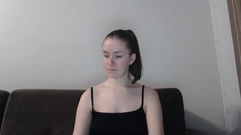 lily_love_x online show from October 17, 10:25 pm