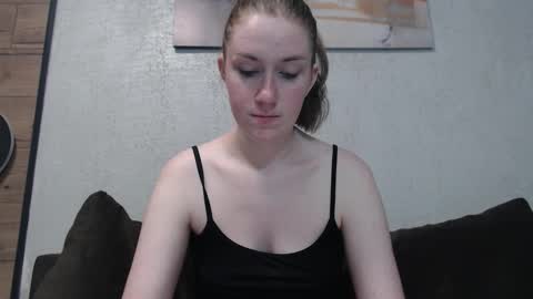 lily_love_x online show from September 28, 12:19 am