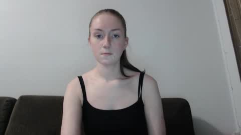 lily_love_x online show from April 9, 3:54 am