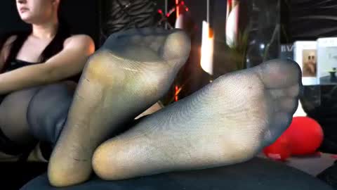 Lily online show from February 18, 7:08 am