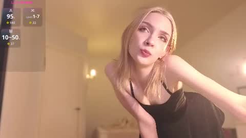 Lily online show from August 9, 11:53 pm
