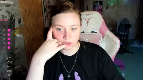 Alice online show from July 17, 5:37 pm