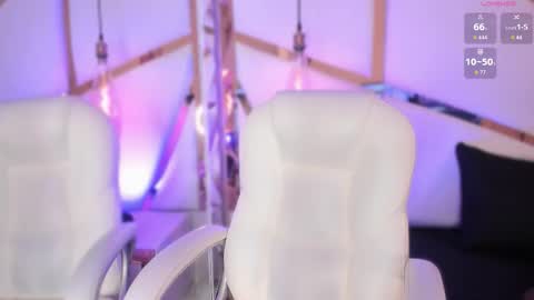Snapshot of lily_stclair chatting on October 15, 1:01 pm   .  online show from October 15, 1:01 pm