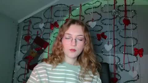 small lily online show from January 14, 7:16 am