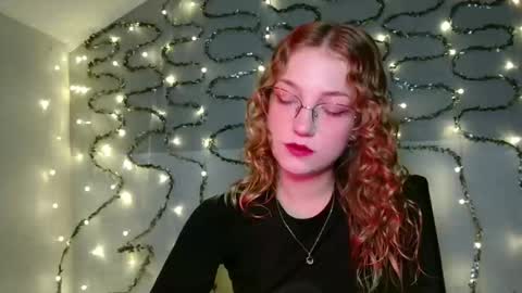 small lily online show from November 5, 6:21 pm