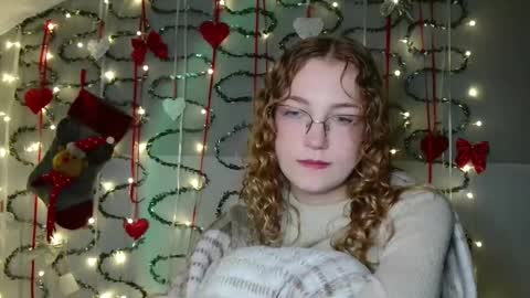 small lily online show from November 26, 6:37 pm