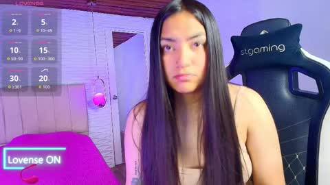 lily_waist online show from September 23, 11:15 am