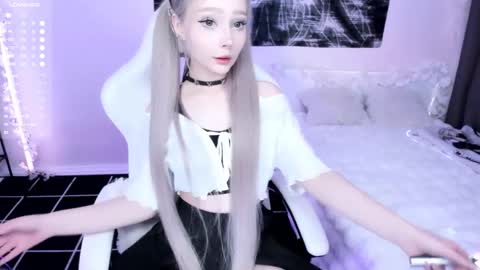 Lily online show from June 3, 10:15 pm