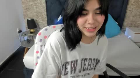 LilyWoodz online show from February 25, 6:55 pm