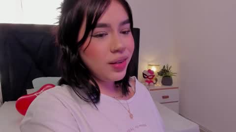 LilyWoodz online show from February 16, 7:01 pm