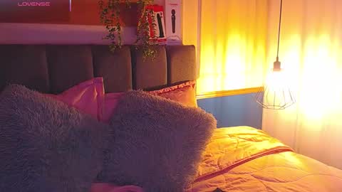 CALL ME   L I L Y   online show from October 15, 7:58 pm