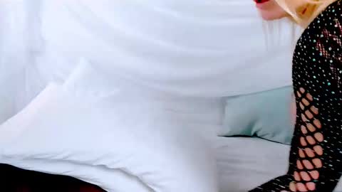 lilydavisss online show from November 12, 2:58 am