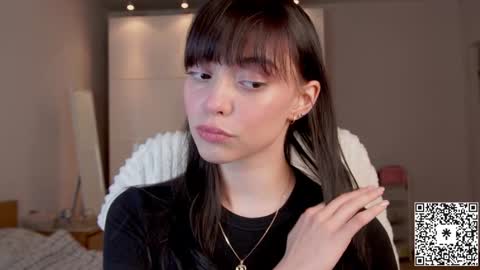 Snapshot of lilyewing_ chatting on December 3, 4:44 pm Lily   online show from December 3, 4:44 pm