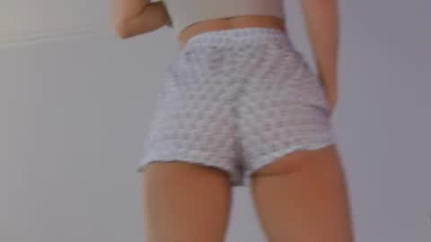 Lily online show from October 7, 2:24 pm