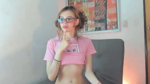 lilyskinny27 online show from April 11, 6:29 am