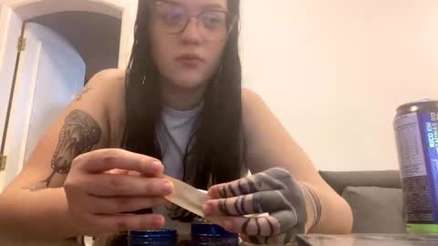 Snapshot of lilyswear chatting on February 7, 11:45 am lilyswear online show from February 7, 11:45 am