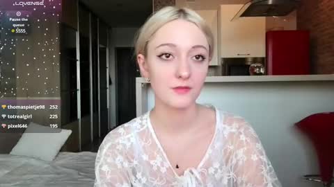 lin_xi online show from February 4, 12:11 pm