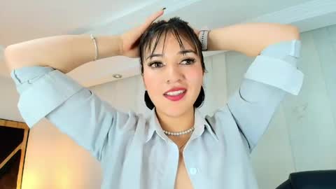  Lina Bedoya  online show from May 29, 2:48 pm