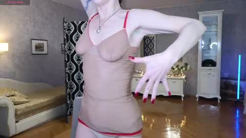 lina_flore online show from April 18, 8:53 pm