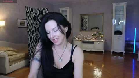 lina_flore online show from April 15, 9:15 pm