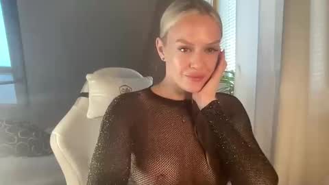 lina_frost online show from December 19, 12:00 pm