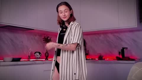 Lina -  online show from December 14, 11:18 am