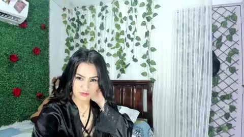 paola online show from October 5, 2:09 am