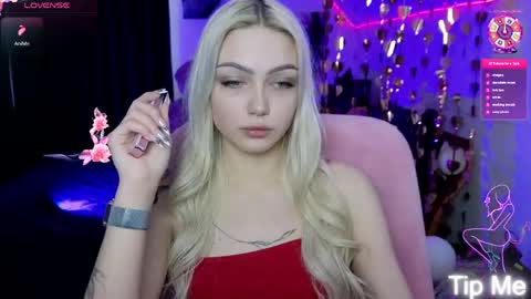 I am Lina online show from April 16, 10:04 am