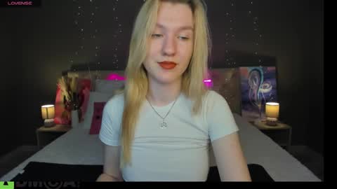 linarayy online show from October 23, 9:44 am
