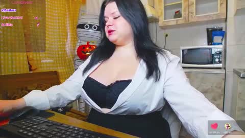 Lina online show from November 8, 9:56 am