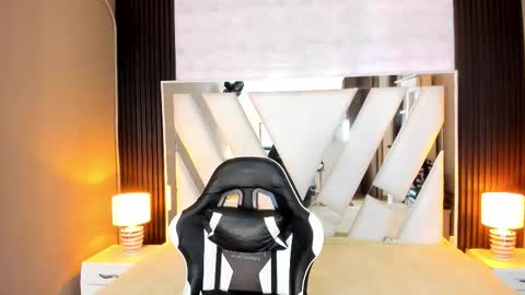  Linda  online show from December 20, 6:26 pm