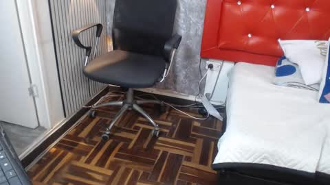 Linda online show from November 28, 12:56 pm