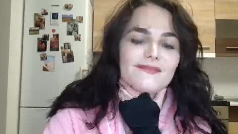 Linda online show from November 26, 9:00 pm