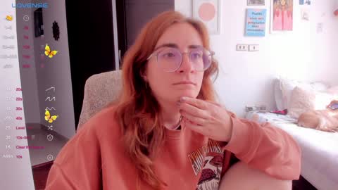 Giggles  online show from January 8, 4:44 pm