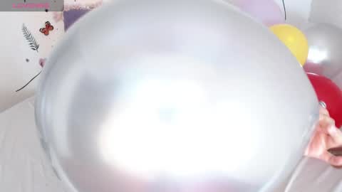 Linda  online show from May 6, 2:06 am