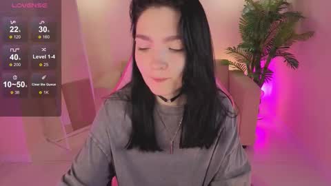 Linda online show from December 4, 12:43 am