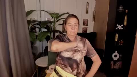 Linda online show from July 28, 7:39 pm