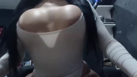 lindsaycozardeep online show from January 8, 5:02 am