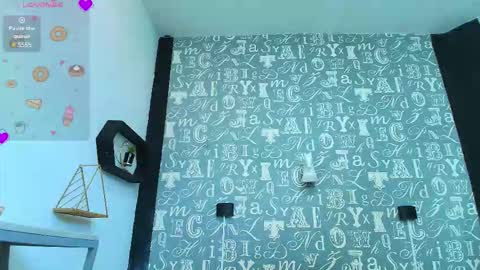  Lindsey  online show from November 7, 12:40 pm