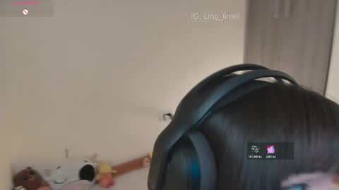 Ling online show from April 1, 9:01 pm