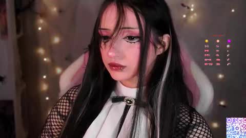 Snapshot of liniq chatting on October 24, 9:15 pm Lina online show from October 24, 9:15 pm