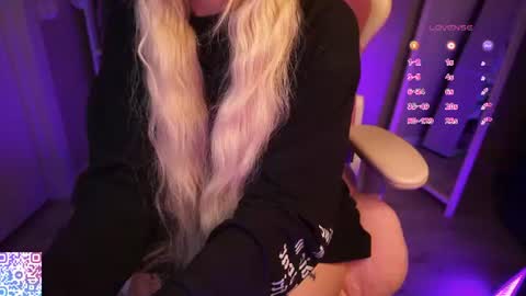 Lina online show from June 17, 11:32 pm