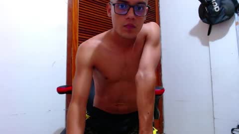 lion_grr online show from December 26, 11:24 pm