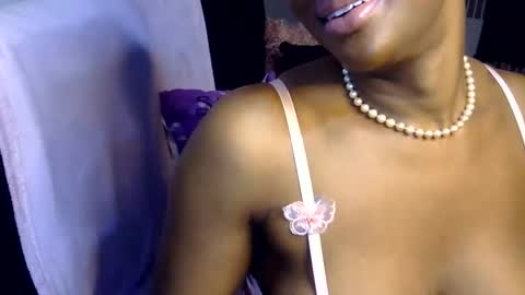 Snapshot of liratransxo chatting on October 9, 6:13 pm Transexual Elixir online show from October 9, 6:13 pm