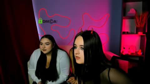 Snapshot of lisa_dark_ chatting on October 31, 11:54 am Lisa online show from October 31, 11:54 am